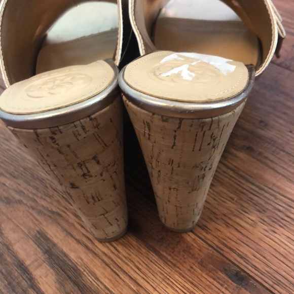 Guess Gold Wedges Size 7 - Picture 3 of 4